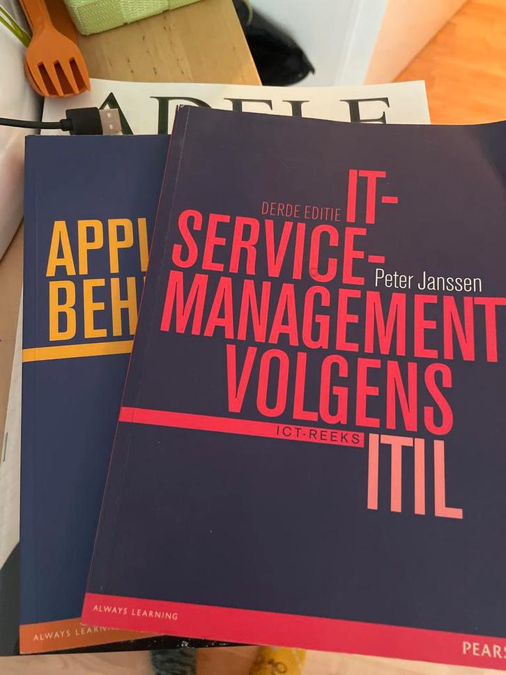 Applicatiebeheer & IT-Service Management - Peter Janssen, Boeken, Studieboeken en Cursussen, Zo goed als nieuw, HBO, Gamma, Ophalen of Verzenden
