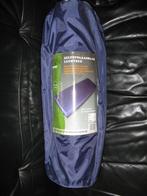 nieuw zelfopblaasbaar luchtbed met label (198 x 63 x 5 cm), Caravans en Kamperen, Luchtbedden, Ophalen of Verzenden, Ingebouwde pomp