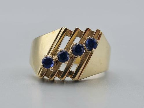 Vintage ring met saffier. 2023/370., Sieraden, Tassen en Uiterlijk, Antieke sieraden, Ring, Goud, Met edelsteen, Ophalen of Verzenden