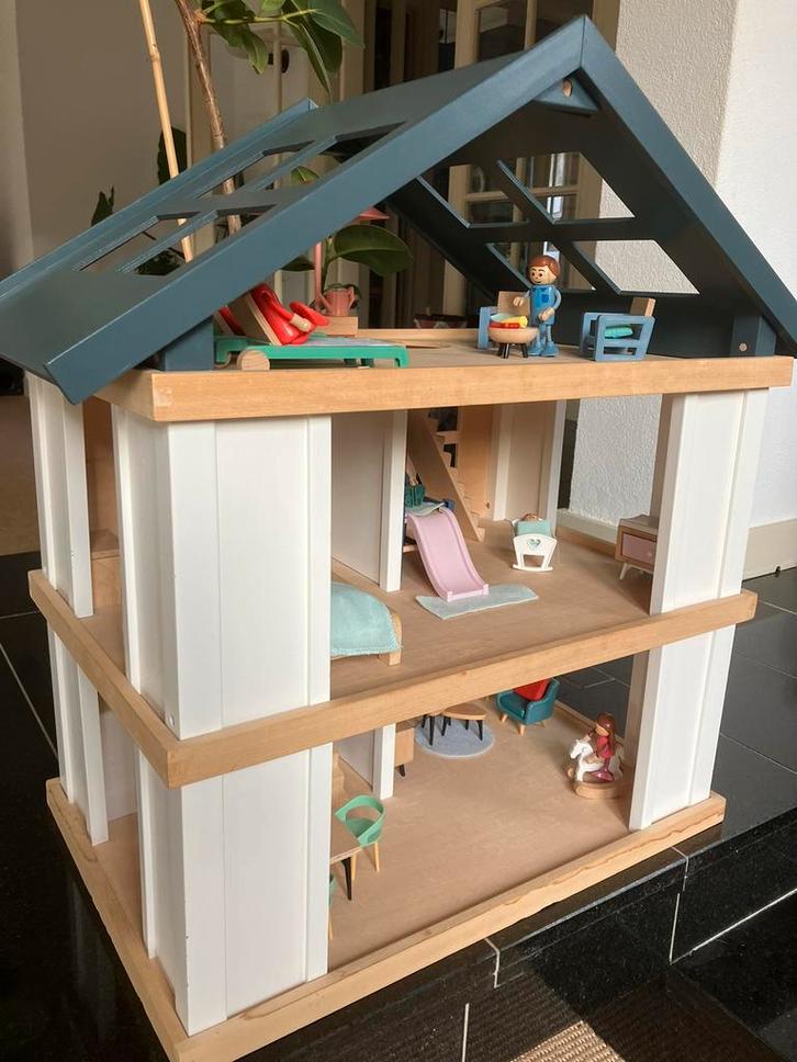 Houten poppenhuis - inclusief inrichting, Kinderen en Baby's, Speelgoed | Poppenhuizen, Gebruikt, Poppenhuis, Ophalen