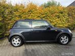 Mini Mini 1.6 Cooper Chili xenon/pano/ leder! Motor lampje b, Auto's, Mini, Gebruikt, 750 kg, 4 cilinders, 4 stoelen