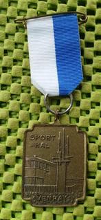 Medaille : Sport- hal Venray ., Postzegels en Munten, Penningen en Medailles, Nederland, Overige materialen, Ophalen of Verzenden