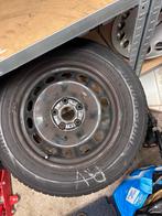 Winterbanden Bridgestone 205/60 R16 VW T-Roc (Stalen Velg), Ophalen of Verzenden, Gebruikt