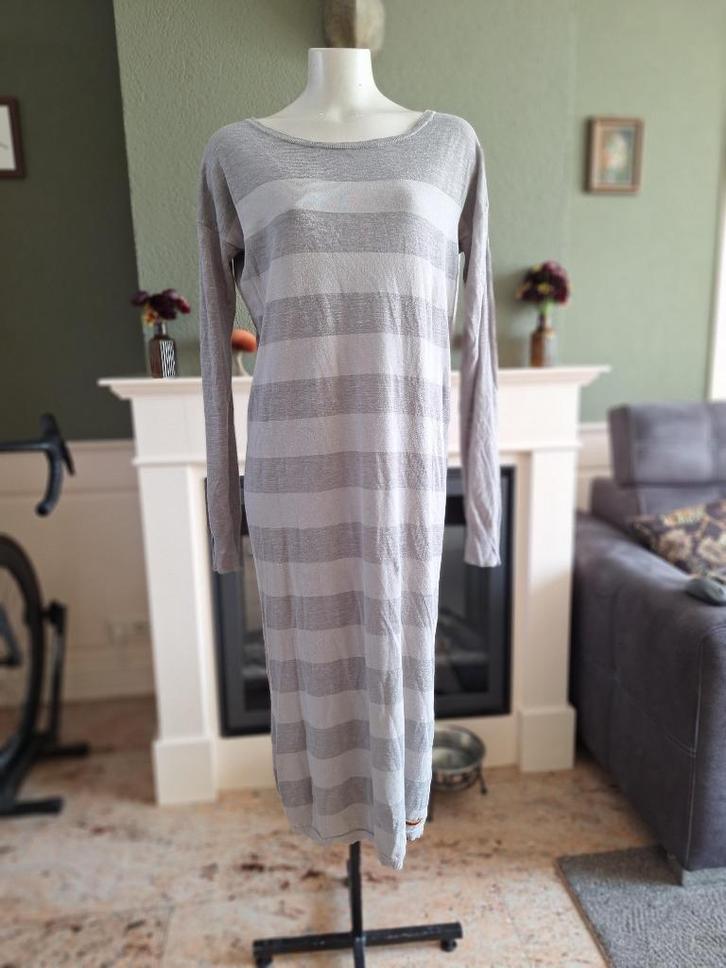 Moscow grijs gestreepte lange jurk S gratis verz, Kleding | Dames, Jurken, Gedragen, Maat 42/44 (L), Grijs, Knielengte, Verzenden