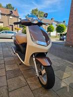 Scooter peugeot vivacity sixties 4t, Fietsen en Brommers, Scooters | Peugeot, Ophalen, Maximaal 45 km/u, Zo goed als nieuw, Benzine