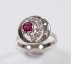 14 karaat witgoud met robijn en briljanten, Sieraden, Tassen en Uiterlijk, Antieke sieraden, Ophalen of Verzenden, Goud, Ring