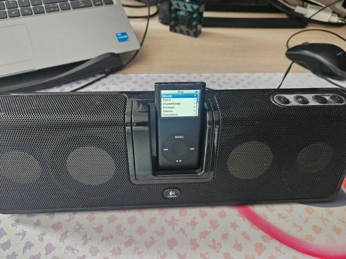 Logitech mm50 speaker met Ipod Nano 8 GB, Audio, Tv en Foto, Mp3-spelers | Accessoires | Apple iPod, Zo goed als nieuw, Speaker