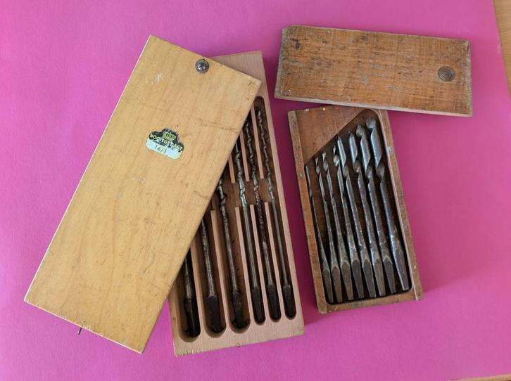 Aangeboden 2 sets houtboren., Doe-het-zelf en Verbouw, Gereedschap | Handgereedschap, Zo goed als nieuw, Ophalen of Verzenden