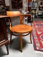 40) Sierlijke beukenhouten Thonet stoel, Ophalen