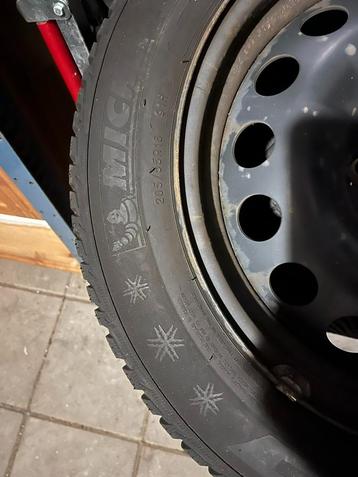 Set winterbanden met stalen velgen 16 inch beschikbaar voor biedingen