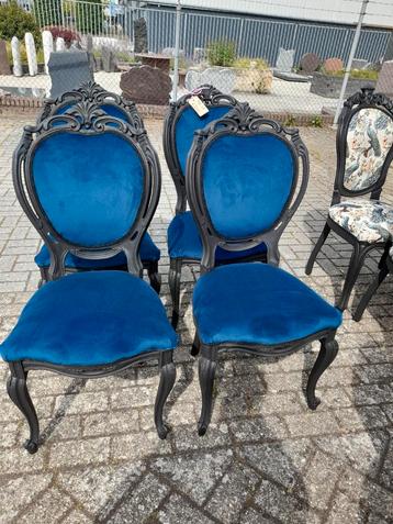 Set 4 barok stoelen opnieuw gestoffeerd  beschikbaar voor biedingen