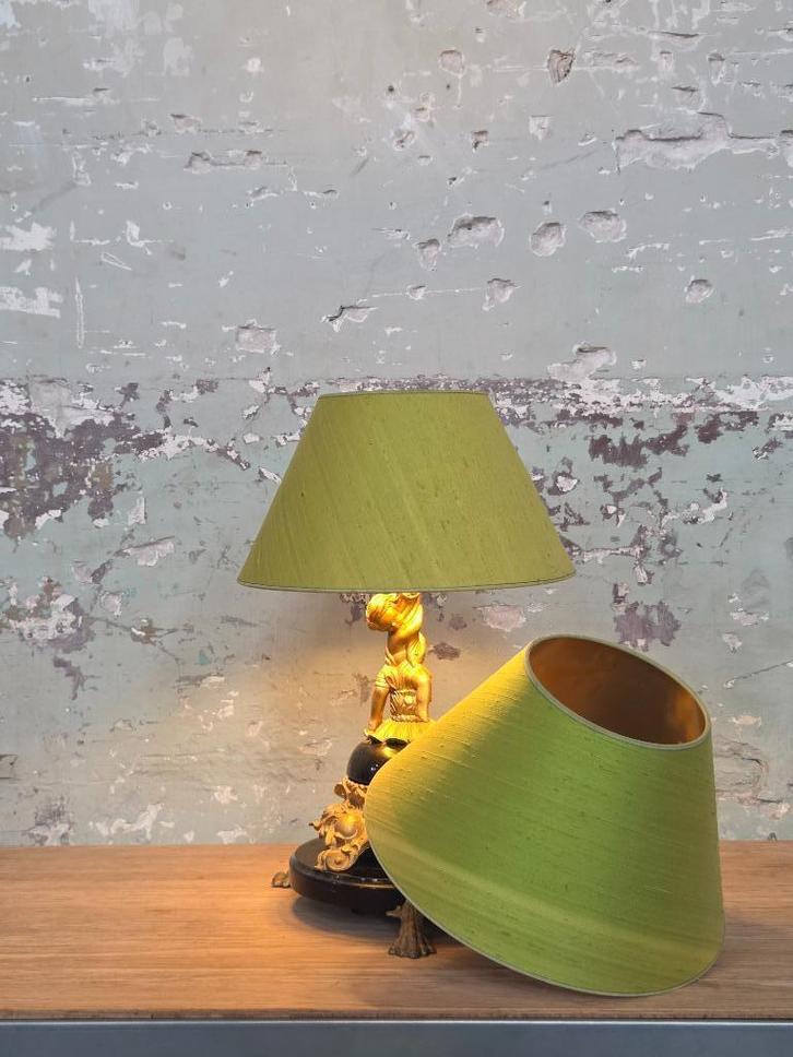 Klassieke lampenkap in olijfgroen (2x), Huis en Inrichting, Lampen | Lampenkappen, Gebruikt, Minder dan 25 cm, Rond, Groen, Ophalen