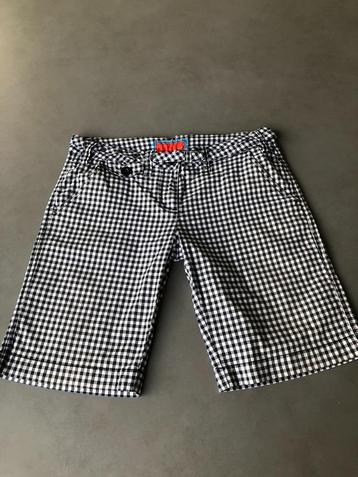 Zwart/witte Protest Bermuda, mt 40 beschikbaar voor biedingen