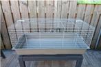 Nette kooi met grijze bak en grijze tralies !!! ( L. 99 cm), Dieren en Toebehoren, Kooi, Zo goed als nieuw, 75 tot 110 cm, Cavia