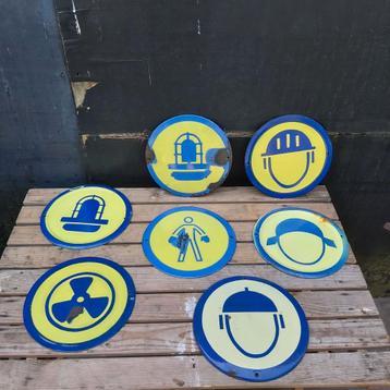 Bord borden Emaille borden decoratie  beschikbaar voor biedingen