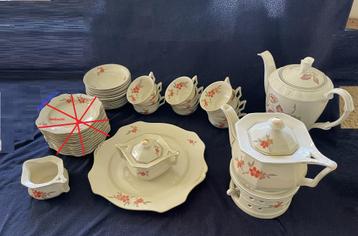 Vintage Gaaf Servies uit de jaren '50 CAMBRIDGE IVORY 646 beschikbaar voor biedingen