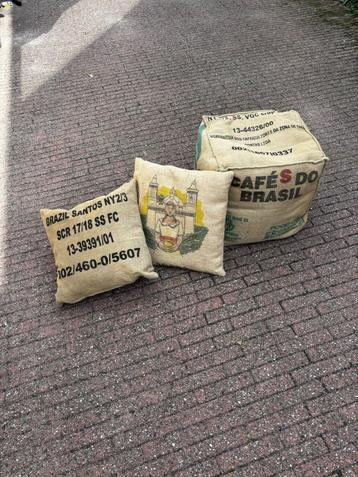 Kussens beschikbaar voor biedingen