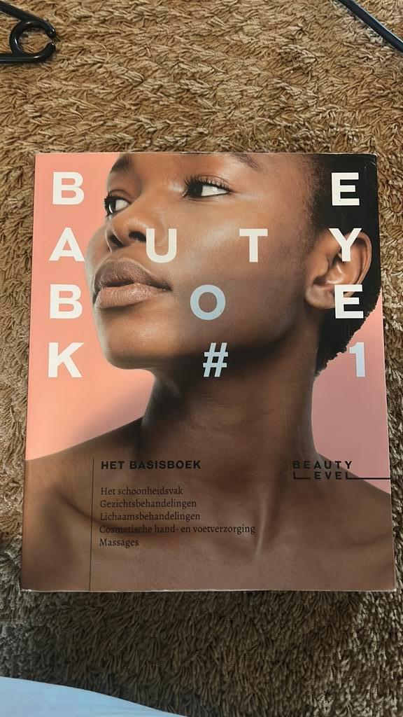 Bespeak B.V. - Beauty Level Beautyboek #1, Boeken, Schoolboeken, Zo goed als nieuw, Nederlands, Overige niveaus, Verzenden