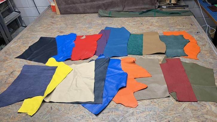 Pakketten effen leren rest lapjes, Hobby en Vrije tijd, Stoffen en Lappen, Nieuw, Leer of Kunstleer, 30 tot 120 cm, 30 tot 200 cm