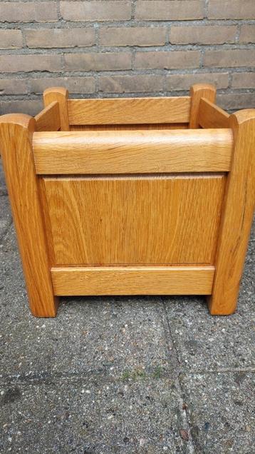 Erg fraaie, gelakte EIKEN plantenbak 26x26x28 cm beschikbaar voor biedingen