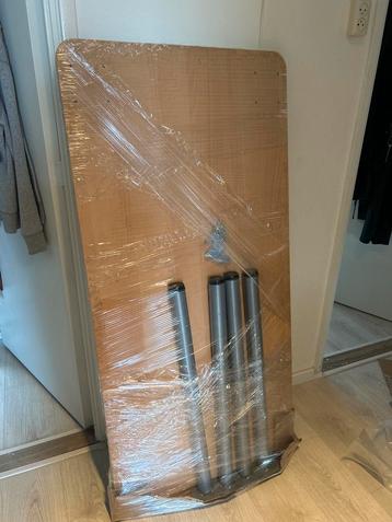 EetTafel beschikbaar voor biedingen