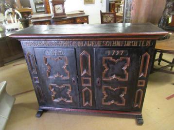 Oer 11496 18e eeuws eiken dressoir met oude verf "anno 1797" beschikbaar voor biedingen