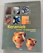 Keramiek vormen en glazuur gids (pottenbakken) Hardcover, Ophalen of Verzenden, Zo goed als nieuw