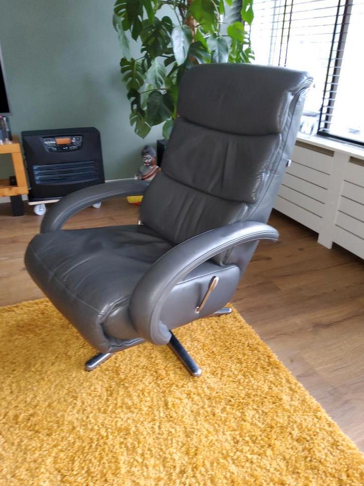 Donkergrijze Hukla Relaxfauteuil, Huis en Inrichting, Fauteuils, Zo goed als nieuw, Leer, 50 tot 75 cm, Minder dan 75 cm, Ophalen