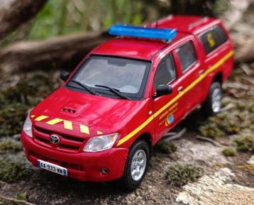 Toyota Hilux VLHR brandweer schaal 1/43 # 32 beschikbaar voor biedingen