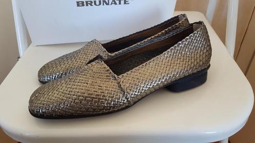 Brunate donkergoud/groen metallic gevlochten schoen 38,5 nw, Kleding | Dames, Schoenen, Nieuw, Instappers, Overige kleuren, Ophalen of Verzenden