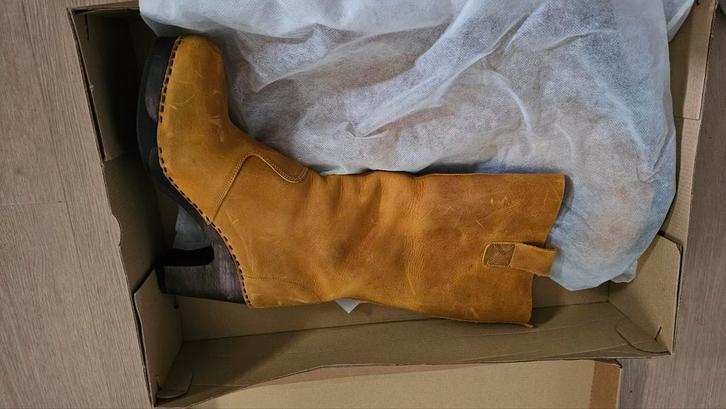 Clumpy's laarzen maat 40, Kleding | Dames, Schoenen, Zo goed als nieuw, Hoge laarzen, Geel, Verzenden