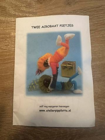 TWEE ACROBAAT PIETJES atelier pippilotta sinterklaas wol beschikbaar voor biedingen