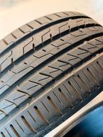 2x Zomerbanden 235/40 R19, Auto-onderdelen, Banden en Velgen, 19 inch, Gebruikt, Ophalen of Verzenden, 235 mm