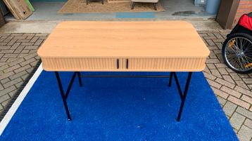 HOMCOM Bureau met opbergvakken stalen frame 120x60x76,5 cm beschikbaar voor biedingen