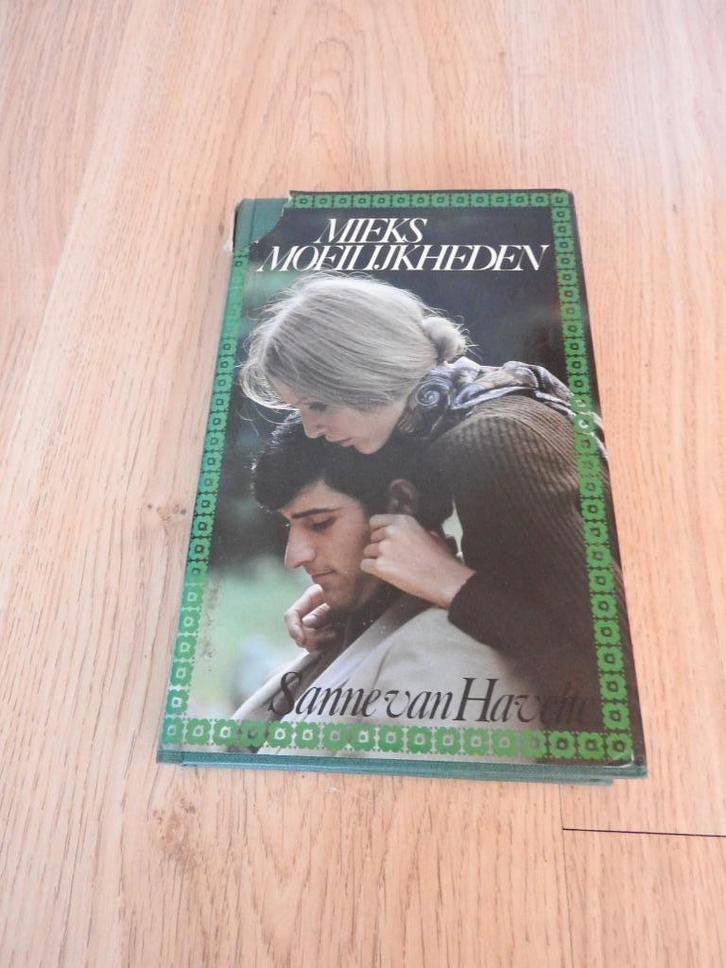 Miek's Moeilijkheden - Sanne van Havelte, Boeken, Streekboeken en Streekromans, Zo goed als nieuw, Gelderland, Ophalen of Verzenden