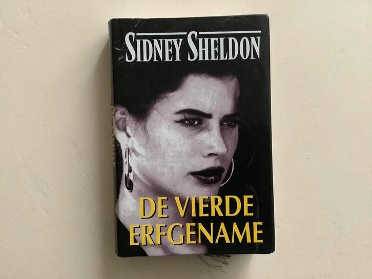 De Vierde Erfgenaam, Sidney Sheldon, Boeken, Thrillers, Zo goed als nieuw, Ophalen of Verzenden