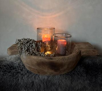 Grote zware houten bak,schaal,trog beschikbaar voor biedingen