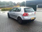Volkswagen Golf 1.6 16V 2004 nieuwe apk!, Voorwielaandrijving, 4 cilinders, 620 kg, Origineel Nederlands