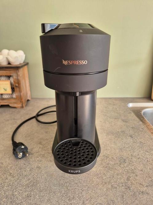 Krups Nespresso Vertuo Next black matte mat zwart, Witgoed en Apparatuur, Koffiezetapparaten, Gebruikt, Koffiepads en cups, Koffiemachine