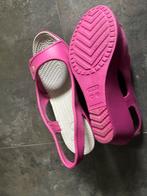 Roze Crocs Sandalen, Ophalen of Verzenden, Zo goed als nieuw, Roze, Slippers