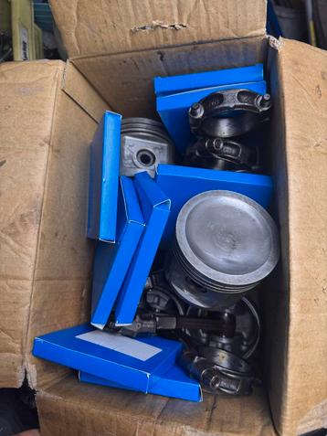 Rover V8 3.9L Zuiger Set beschikbaar voor biedingen