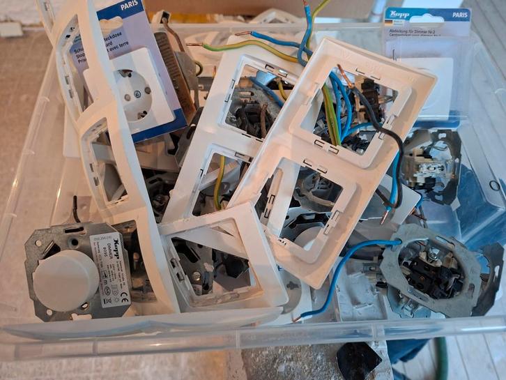 Kopp Elektra Materiaal: Dimmers & Stopcontacten, Doe-het-zelf en Verbouw, Elektra en Kabels, Gebruikt, Stopcontact, Ophalen of Verzenden