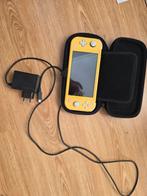 Nintendo Switch Lite Geel + Travelcase, Spelcomputers en Games, Spelcomputers | Nintendo Switch Lite, Ophalen of Verzenden, Geel