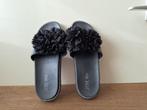 Zwarte slippers maat 37, Ophalen of Verzenden, Zwart