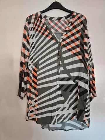 Leuke blouse maat  M  beschikbaar voor biedingen