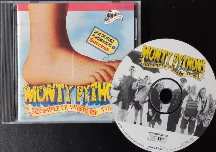 MONTY PHYTON's - Complete waste of time ( CDRom ), Cd's en Dvd's, Cd's | Humor en Cabaret, Zo goed als nieuw, Ophalen of Verzenden