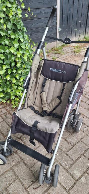 Titanium baby beschikbaar voor biedingen