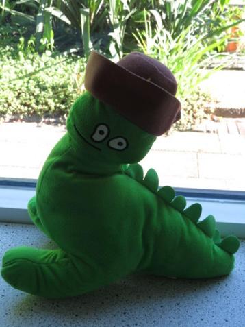 Sagoskatt van IKEA groen velours kat met bruin hoedje beschikbaar voor biedingen