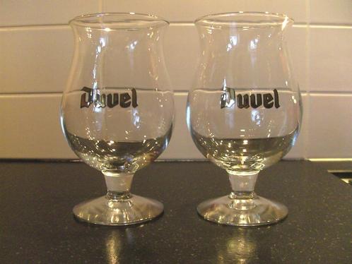 2 Bierglazen op voet van Duvel, Verzamelen, Glas en Borrelglaasjes, Zo goed als nieuw, Bierglas, Ophalen of Verzenden