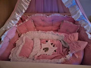 Roze box bekleding beschikbaar voor biedingen